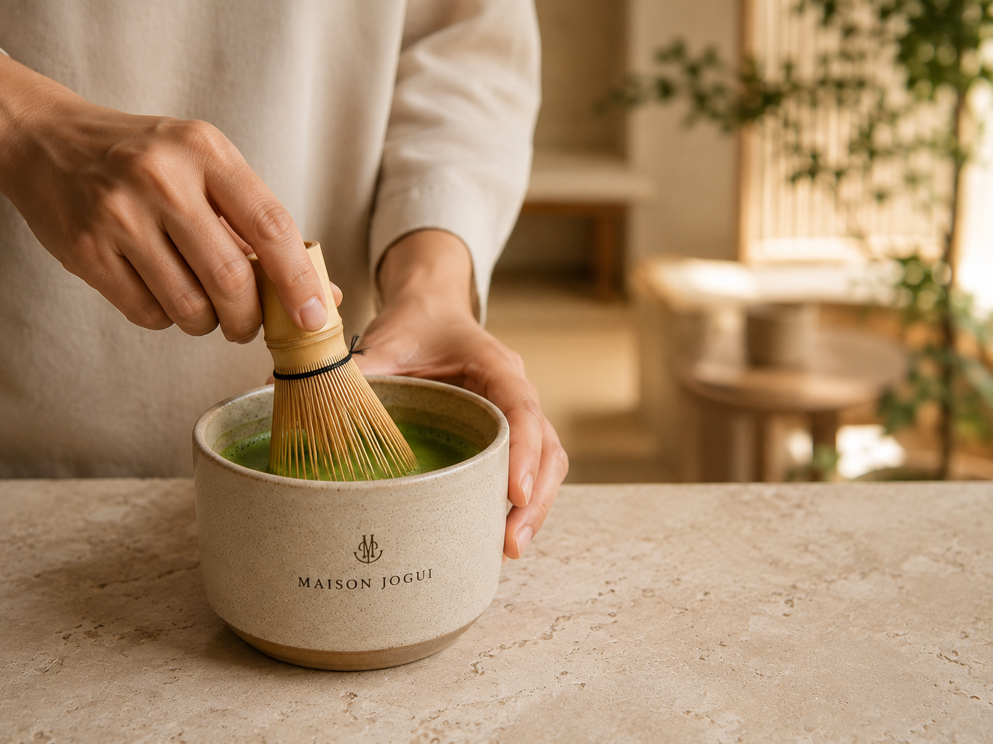 Préparation traditionnelle du matcha cérémonie au sein de la Maison Jogui Paris 2